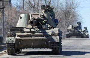 ロシア、ウクライナ東部に数万人の兵士展開へ＝米高官