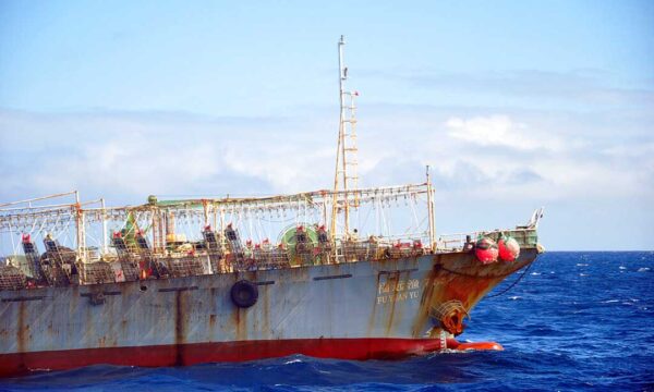 外国船への体当たり、漁船で強制労働…中国海事活動の実態＝米海軍報告書