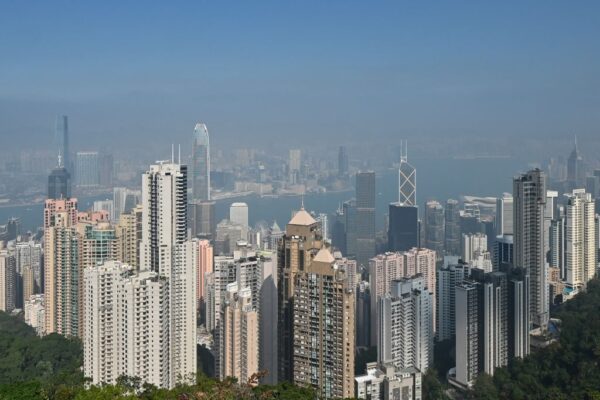 香港人の約8割は居住を希望…億万長者の数は減少＝調査