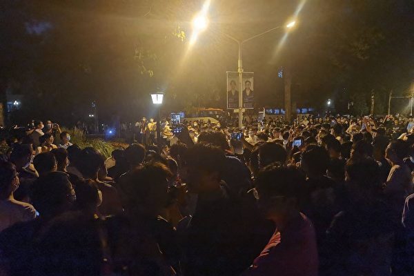 「打倒官僚主義！」天津大学などで大学生らが抗議　封鎖に不満