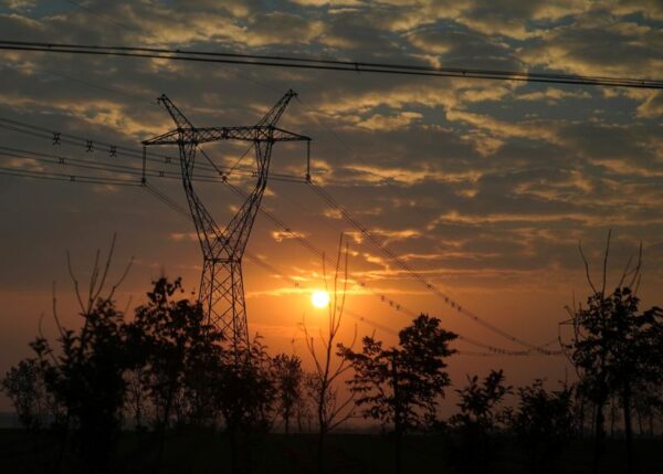 中国、電力消費が過去最高を記録　熱波続きエアコン使用増加