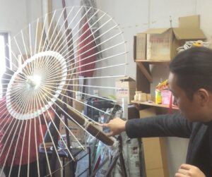 照明で世界15か国に広がる京和傘の職人技　「伝統は革新の連続」