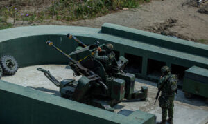 台湾軍、所属不明の無人機に警告射撃　離島基地への偵察目的か