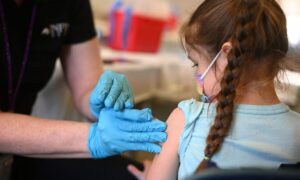 「なぜ児童へのワクチン接種を急ぐのか」　テッド・クルーズ米上院議員らが疑問