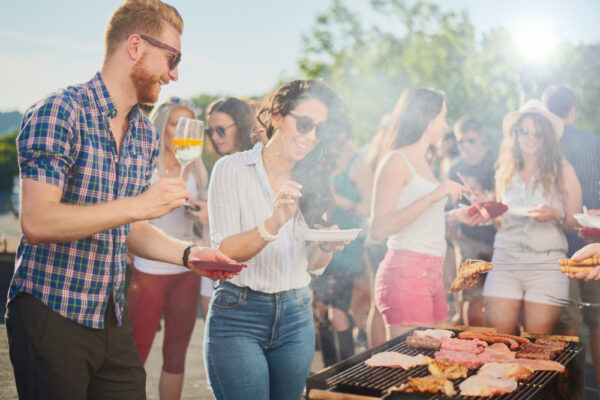 楽しい屋外バーベキュー　気になる虫を撃退するには