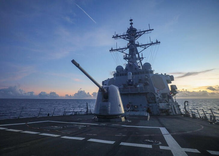 米海軍、南シナ海で再び「航行の自由作戦」　13日に続き
