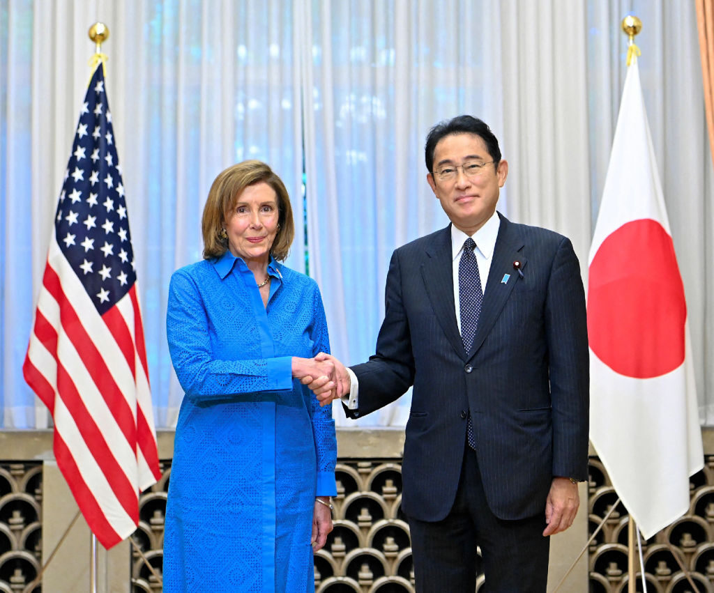 岸田首相、ペロシ氏と台湾海峡念頭に日米連携を確認　中国軍事演習の「即刻中止」求める
