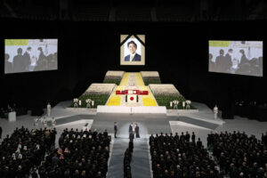 国葬参列者4千人超、一般献花約2万5千人　政府「弔意にお応えできた」