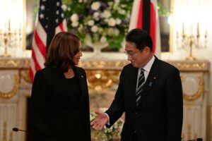 ハリス氏が岸田首相と会談、台湾海峡での中国の行動非難＝米政府