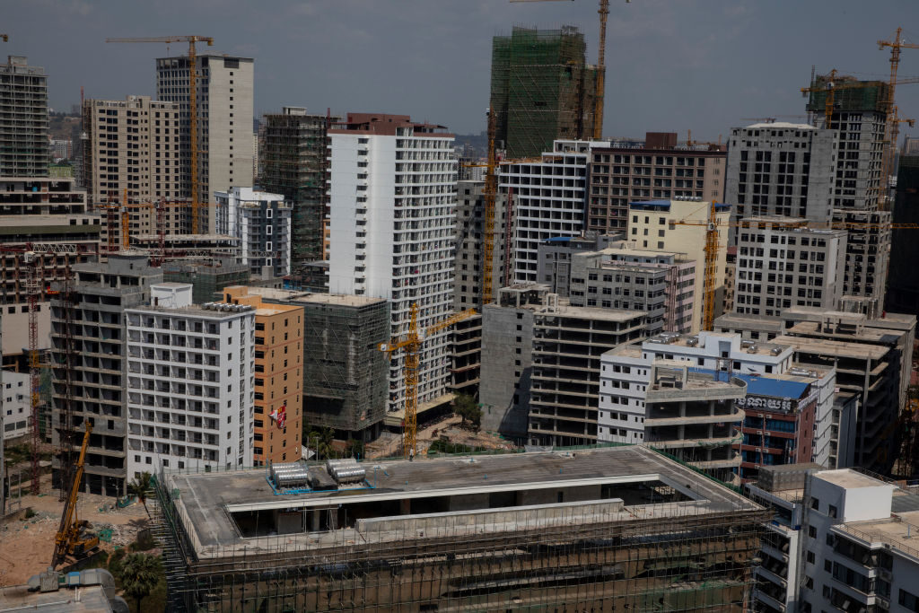 カンボジア臨海の町、驚くべき変貌に払った大きな代償