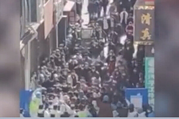 チベットで大規模抗議活動　長期の都市封鎖に出稼ぎ労働者が不満か