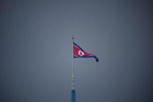 北朝鮮が短距離弾道ミサイル2発、1発は変則軌道　12日間で6回目