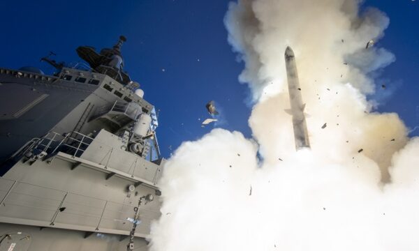 海自最新鋭護衛艦、弾道ミサイル迎撃試験に成功