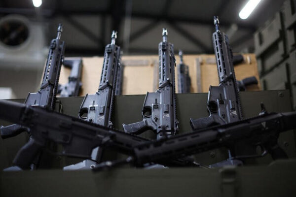 アングル：東欧諸国のウクライナ支援、域内の兵器産業の追い風に