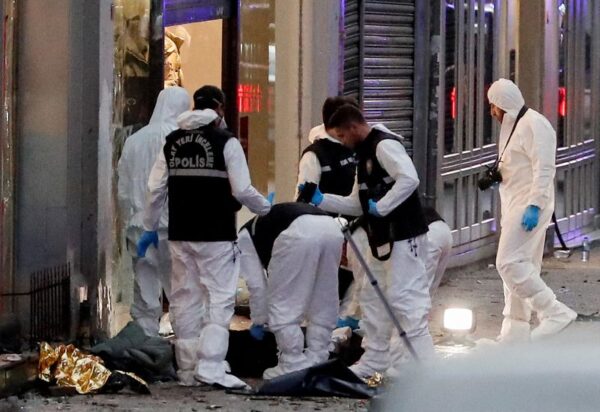 イスタンブール中心部で爆発　6人死亡　大統領「テロの可能性」