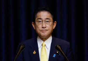 岸田首相、領収書の一部不記載認める　内閣改造「全く考えていない」