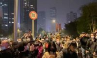米、中国での平和的な抗議活動の権利を支持　コロナ規制デモ受け