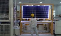 米、中国製太陽光発電部品1000件超を輸入差し止め　ウイグル巡り