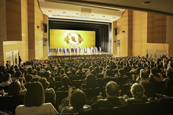 神韻芸術団が鎌倉で初日公演、湧き起こる拍手に包まれツアーは折り返しへ