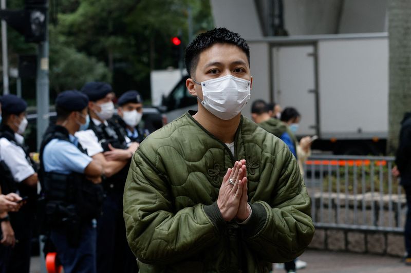 香港で国安法違反巡る裁判始まる、民主派逮捕から2年