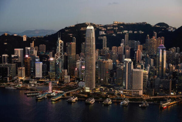 香港当局、土地売却条件に国安法適用条項を追加＝メディア