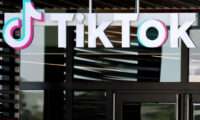 米国で強まるTikTokへの規制　無策の日本はどうする