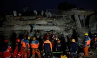 トルコ地震、発生200時間超で生存者9人救出　死者4万人超に