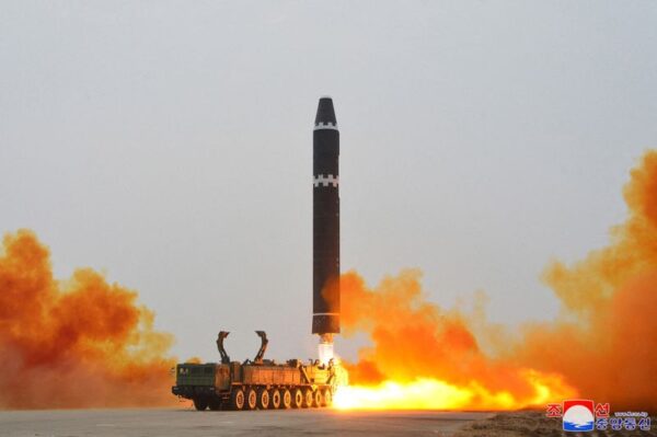 北朝鮮、ＩＣＢＭ通常角度で発射の可能性　核実験も＝韓国議員