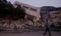 トルコ地震、死者約5万人　仮設住宅の設置拡充へ