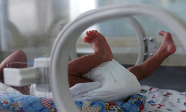 産婦人科医が赤ちゃんを人身取引　双子のうち一人を売る＝広西省