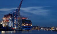 中国企業のハンブルク港湾権益取得、独政府が昨年の承認を再検討