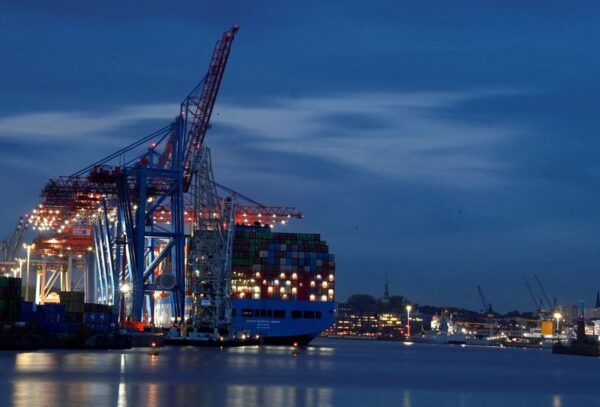 中国企業のハンブルク港湾権益取得、独政府が昨年の承認を再検討
