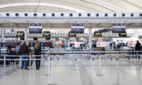 トロント国際空港で20億円相当の盗難事件　金や高額商品など