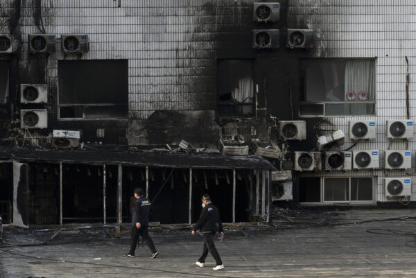 29人死亡した北京の病院火災　脱出困難な構造か