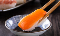 日本の寿司の歴史を探る  なぜ、寿司には魚介類しか使わないのか？