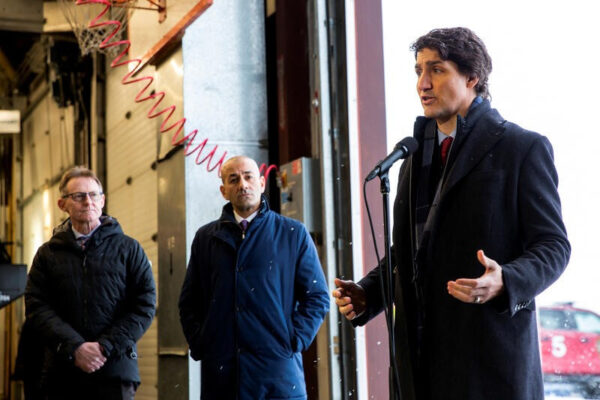 カナダ、中国の報復恐れず＝外交官追放で首相