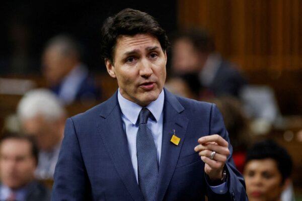 カナダ首相、中国のリチウム生産で「奴隷労働」に言及