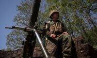 ロシア軍、バフムトで後退　ウクライナ軍とワグネルの双方が指摘