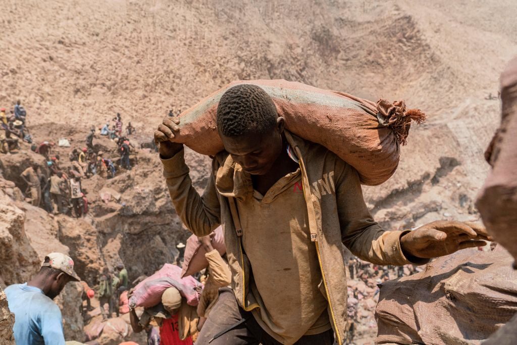 米カ州のゼロカーボン政策…中国のコバルト支配強める　コンゴで人権無視の採掘