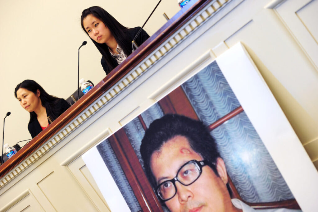 中国民主活動家に懲役8年…末期ガンの妻との再会叶わず