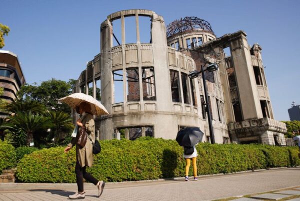 マツダ・お好み焼き・カープ、広島企業が復興への希望訴える展示会