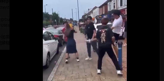 香港デモ4周年　英国で記念デモをした香港人が、複数の中国人に襲撃され負傷