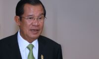 カンボジアのフン・セン首相が辞任表明、長男が後継