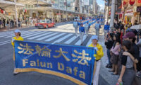 法輪功学習者の平和的なパレードに声援続々　「放置すれば日本人も同じ目に遭う」