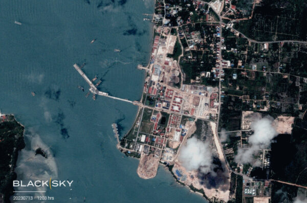 スリランカ、中国の次なる海外基地か　カンボジアにも桟橋建設…「空母も寄港可」