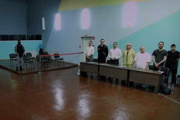 ナワリヌイ氏に懲役19年、欧米は「不当判決」と批判