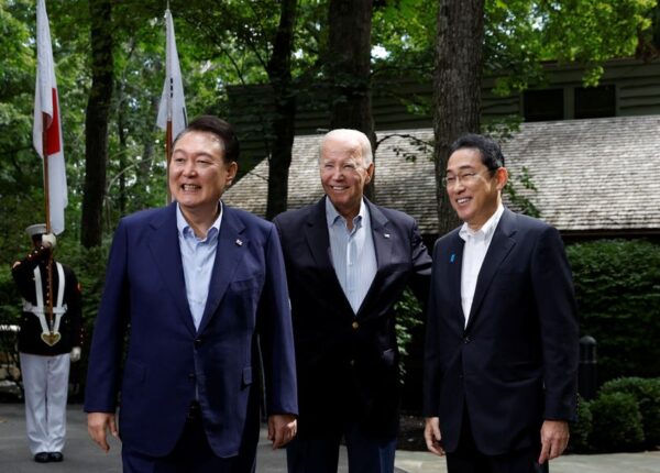 日米韓首脳、毎年会談で合意　中国の「危険な行動」非難