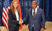 米国国際開発庁長官、パプアニューギニアの電力アクセスと保健衛生に注力
