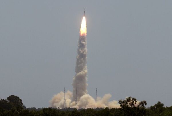 インド、太陽観測衛星の打ち上げ成功　月探査機の着陸に続き