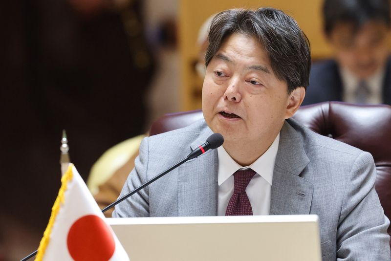 林外相がウクライナ訪問へ、楽天Ｇの三木谷社長ら同行